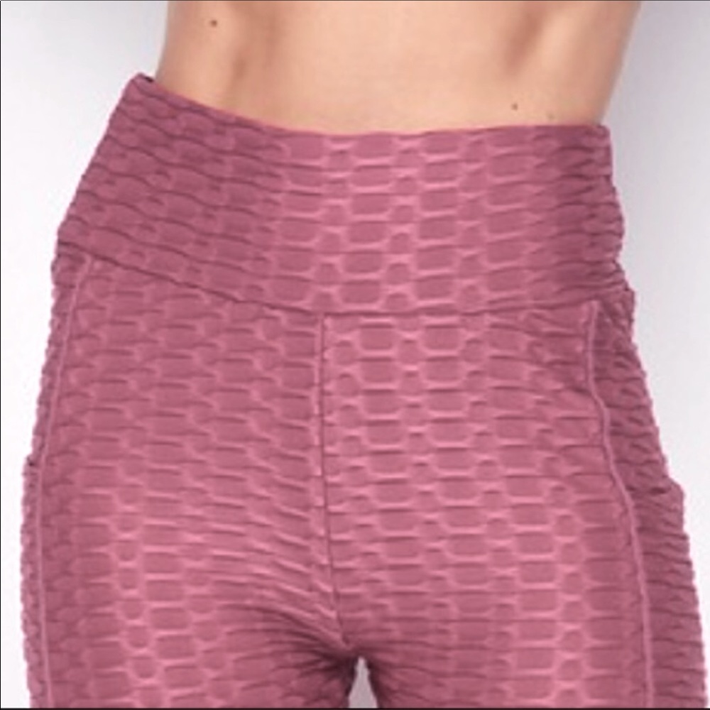 BOOTY ENHANCING LEGGINGS WITH POCKETS